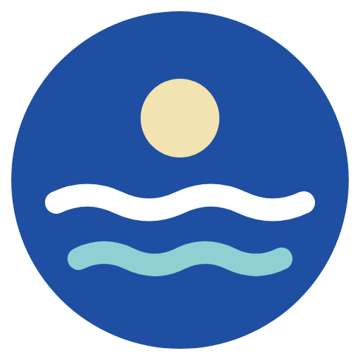 Знак клуба: луна над спокойной водой в синем круге